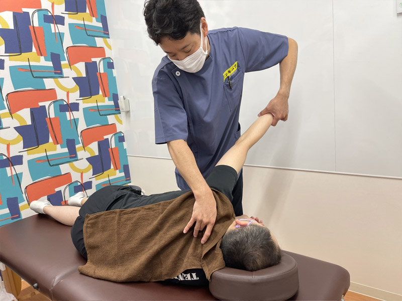 ノア溝ノ口校での施術風景